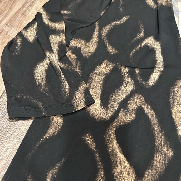 NEW! Grace Elements Black and Gold Abstract Pullover Blouse Size XL - Picture 4 of 7